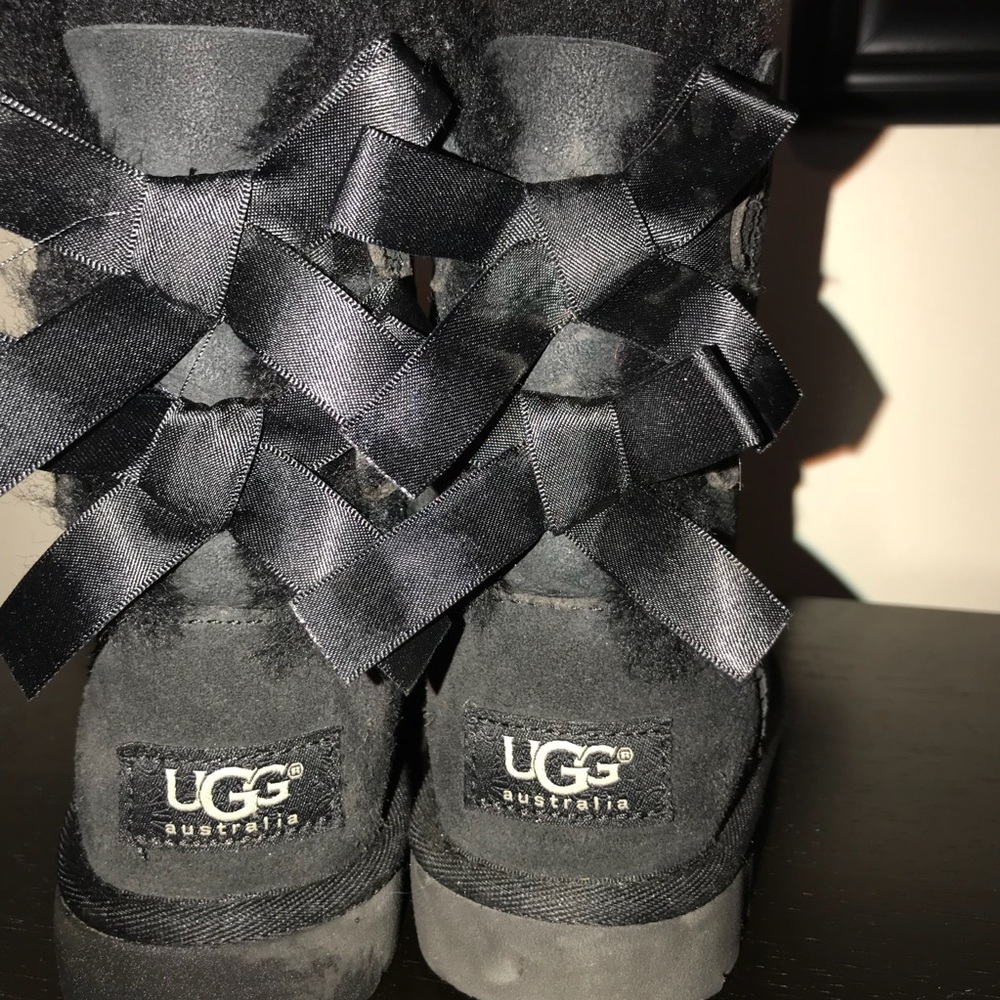 Kids black bow tie uggs